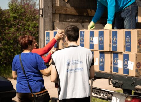 Видача продуктових наборів в Пологівському та Василівському районах Запорізької області