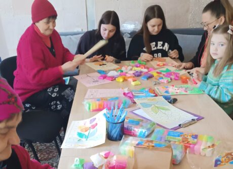 Від настороженості до довіри: як психосоціальні зустрічі стали простором підтримки для мешканців МТП у Запоріжжі
